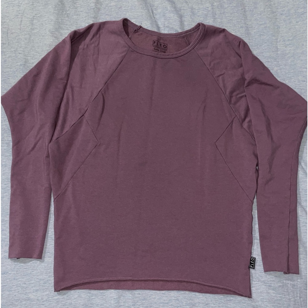 Undefeated Fleo Top - Picture 2 of 4